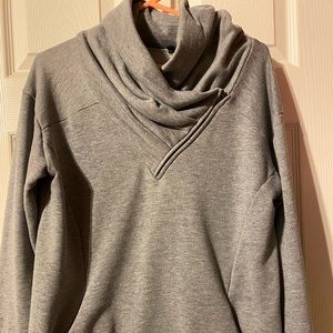 Cowl or Funnel Neck Sweatshirt size: M